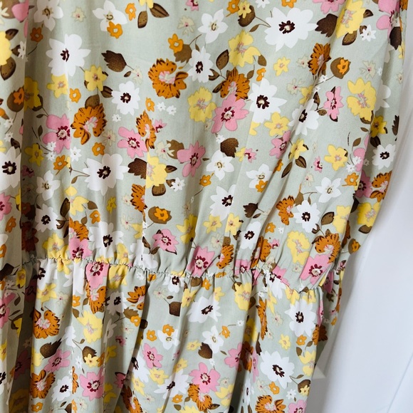 Super cute shin length dress. adjustable straps. NWOT. floral print. lightweight - Picture 2 of 3